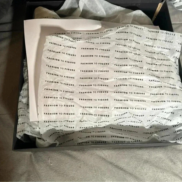 Fashion to figure women’s over the knee boots cream color size 9W nib - Picture 8 of 14